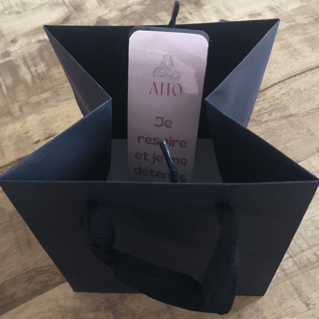 Sac cadeau pour veilleuse + 1 marque page 